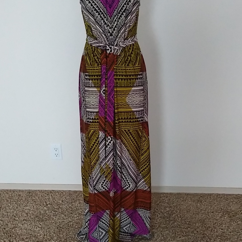 Dress - Picture 2 of 5